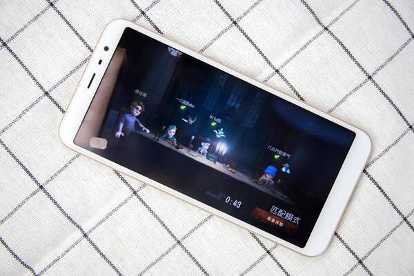 定价799元的魅蓝6T在玩游戏时同样具有高素质