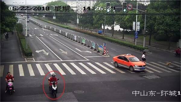 想买新摩托车妻子不同意怎么办?松江一男子谎