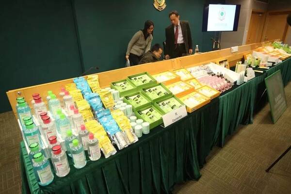 【注意】香港海关查获72万假货!泰州人你买的