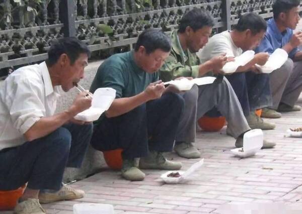 为什么很多人快40了还进厂打工赚3千,也不愿去创业