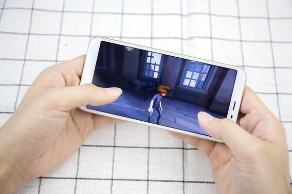 定价799元的魅蓝6T在玩游戏时同样具有高素质