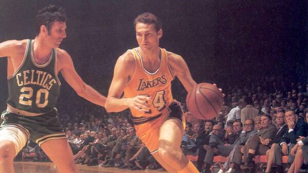 美媒评五大总决赛孤胆英雄:詹姆斯眼球出血居