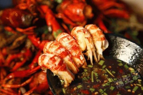 夏日必备!小龙虾用英文怎么说?