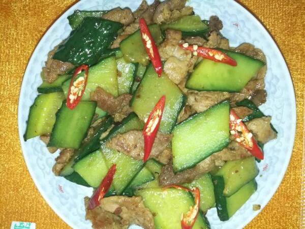 黄瓜炒肉,一道好吃又下饭的家常小炒菜,做法超