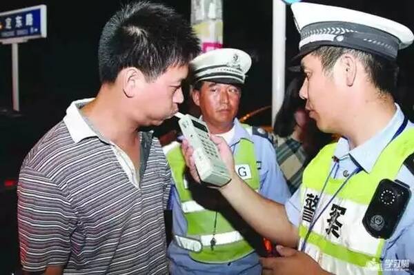 2018新交规:酒后躺车内休息算酒驾,搭乘酒驾车