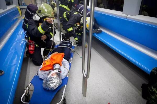 北京地铁S1线 | 磁悬浮上的消防救援演习