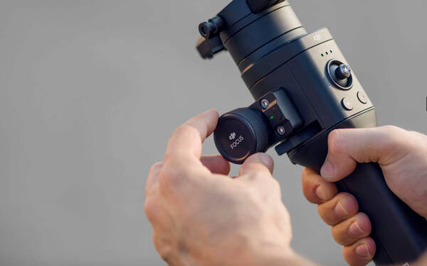 专业相机稳定器PK:大疆如影S和智云云鹤2怎么