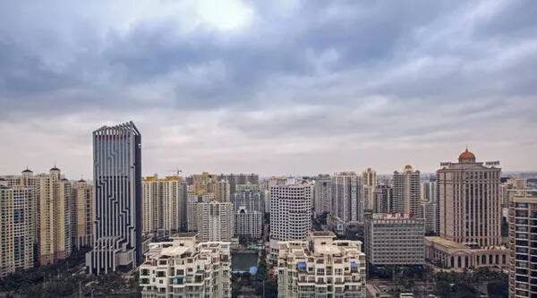 中国最懂经济的市长黄奇帆谈楼市:房地产的十