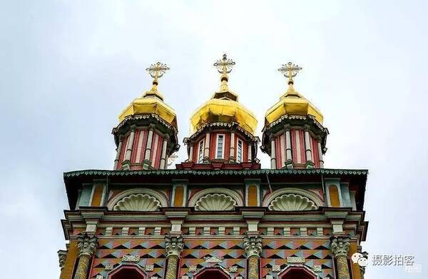 莫斯科谢镇圣三一教堂与圣彼得堡金顶大教堂