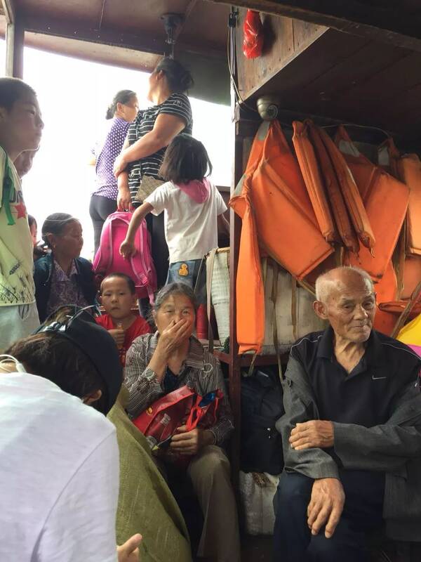 为湘西千年古镇的孩子们筹建一座公益图书馆,