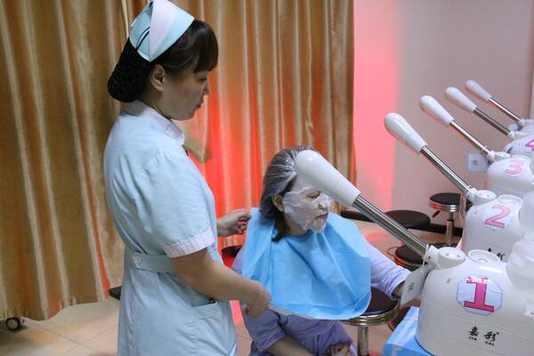 武汉市第一医院皮肤科9年上报化妆品不良反应