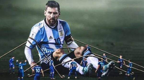 世界杯爆笑GIF:梅西射丢点球,球迷疯了怒砸电