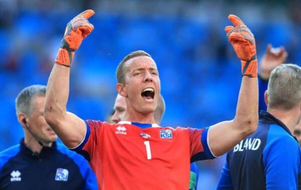 一战成名!又一个被足球耽误的电影导演,但他的