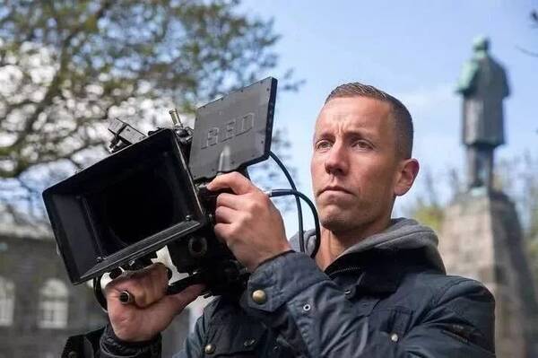 冰岛队是一支业余球队,门将是导演?然而真相是