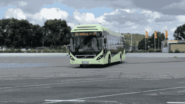 大巴 客车 640_360 gif 动态图 动图
