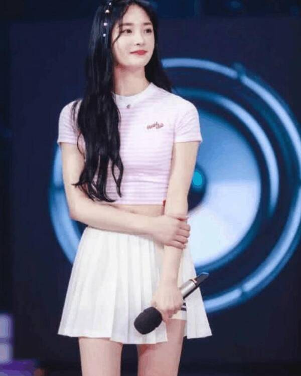 韩国女星生理期录节目,白色裙子被染红一大片