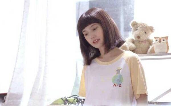 女星扎堆梳荷叶头,杨丞琳活成未成年,刘诗诗老