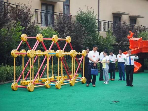 市政协委员莅临信阳阳光雨露教育集团调研指导