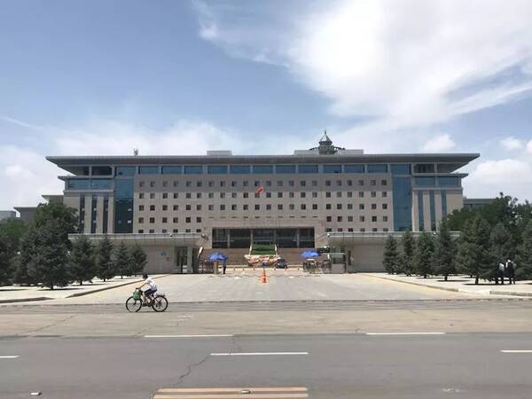 被实名举报,热衷修庙,被下属认为无作为丨胡