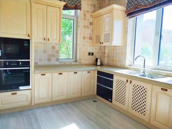 想轰趴?租个轰趴别墅可劲闹!KTV、影院、厨房