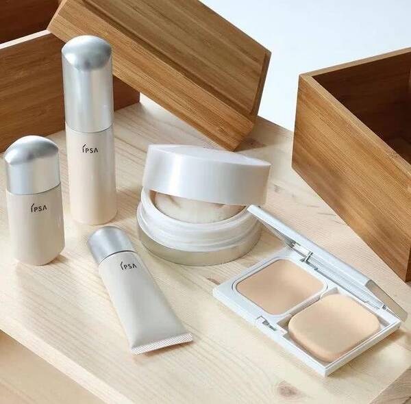 怪不得韩国队输,原来守门员改行当美妆博主了