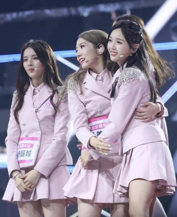 孟美岐一人背负800万销量kpi,被吸干的粉丝还