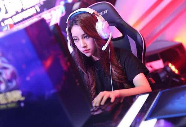 美国职业电竞战队都在用,G304到底好在哪里