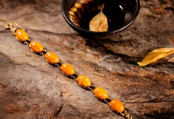 迷恋大理柔软时光,深悟把玩蜜蜡三重境界