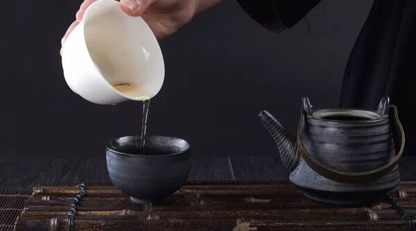 迷恋大理柔软时光,深悟把玩蜜蜡三重境界