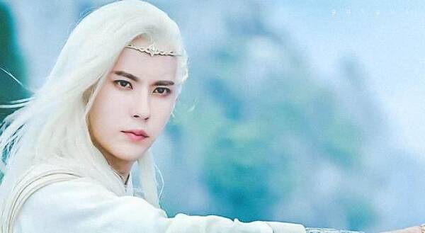 男女明星白发造型大比拼,女星最美鞠婧祎,男星