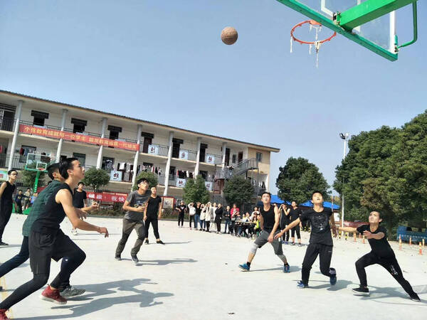 2018年武汉华中艺术学校招生条件及本部招办