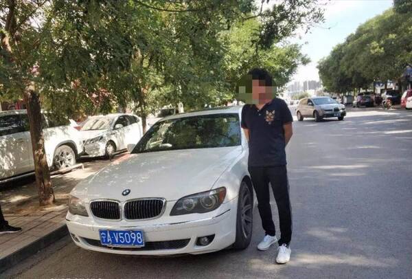 在阳澄巷清理违停车辆时 发现一辆宁av5098的白色宝马车 竟查不到任何
