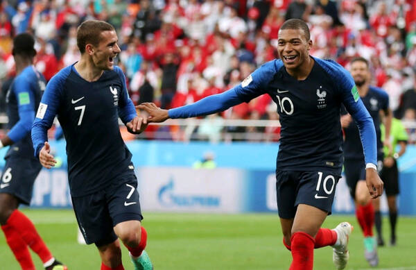 华博体育之世界杯赛前分析:乌拉圭 VS 法国