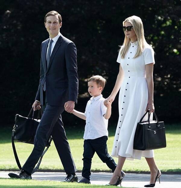 蒂芬妮·特朗普的身高 图片合集