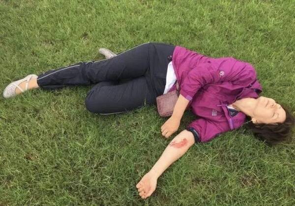 灾难片中的场景,危急时刻他们上演生死急救