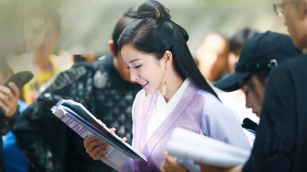 《扶摇》杨幂用替身穿帮,为遮脸打马赛克?