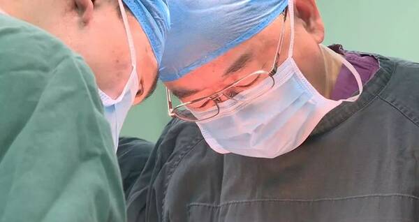 7月7日北京大学肿瘤医院胸外科主任杨跃教授