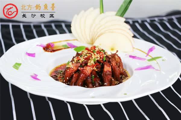 为什么越来越多的人选择学厨师?