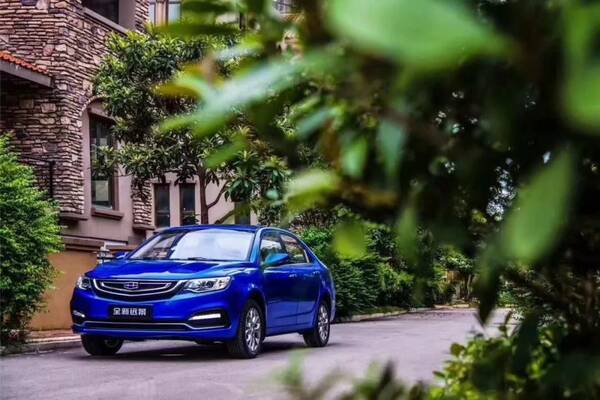 吉利汽车湘潭公司,月薪4800一5500元,缴五险一