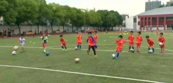 【动态】平均年龄仅6岁的少儿足球队,未来有无