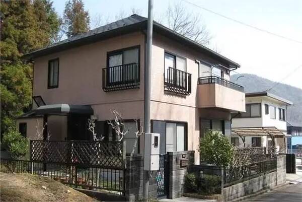 日本人为什么宁愿租房也不买房?800万房屋空