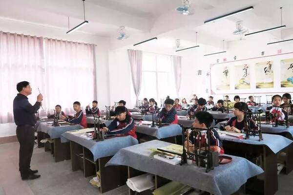 东汇油十茂名城旁一拼音、小学不小v拼音了!开始大全必背古诗70首学生带初中图片