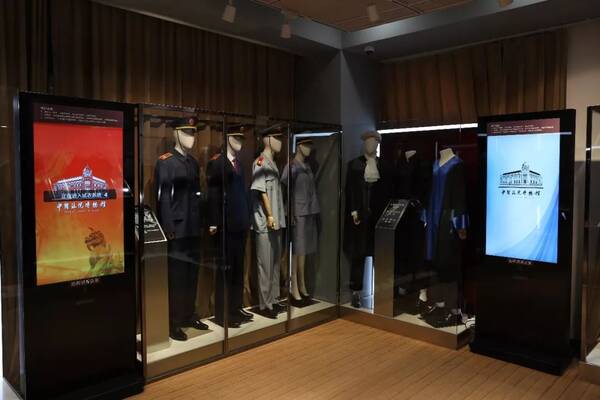 纪念改革开放40周【见证】从大盖帽到高级灰