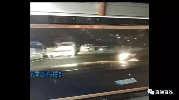 小区内两车相撞,后期理赔遇难题,咋回事?