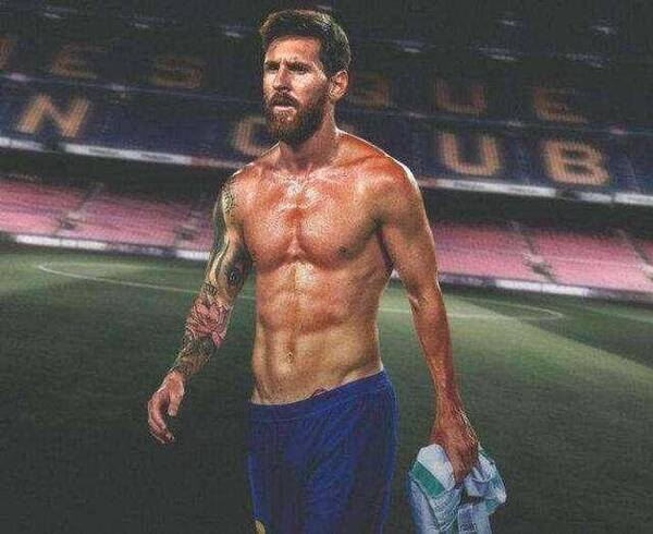 这种白斩鸡身材, 也许只有国足才有吧