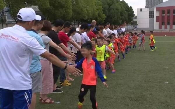 【动态】平均年龄仅6岁的少儿足球队,未来有无