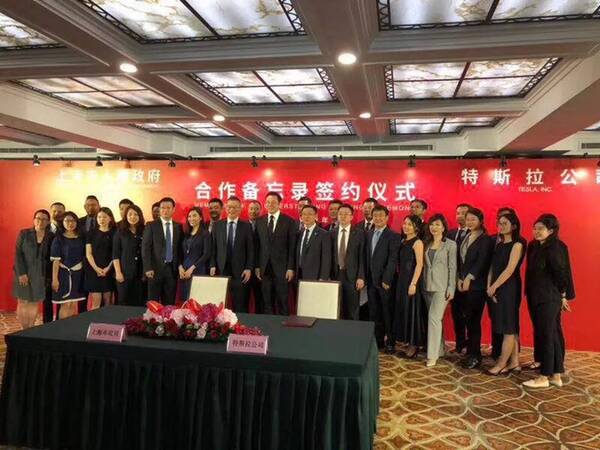 特斯拉上海工厂敲定,马斯克亲赴中国定音:年产
