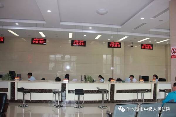 原法院:擦亮小窗口 服务大民生 --推进立案窗