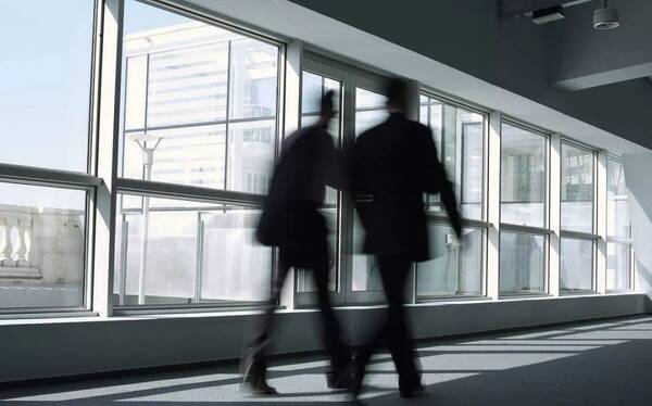 公司法人人格否认后 股东配偶是否应对公司债