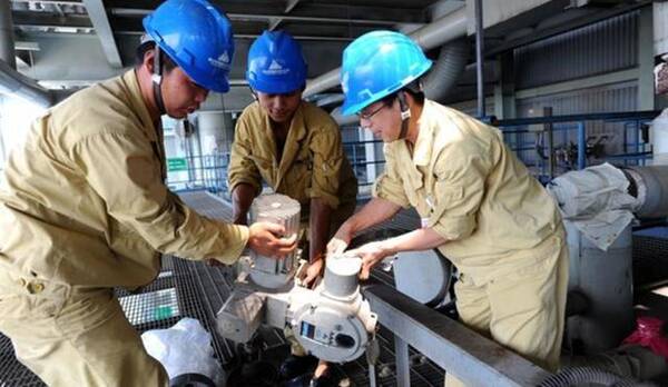 老师傅抢修机器1天2夜,老板让他再坚持一天,发